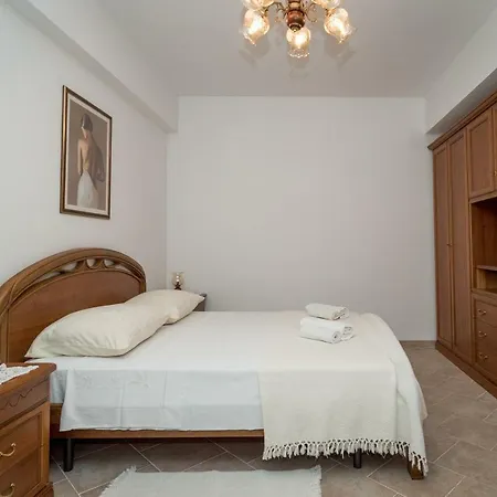 Holiday House Perica Willa *