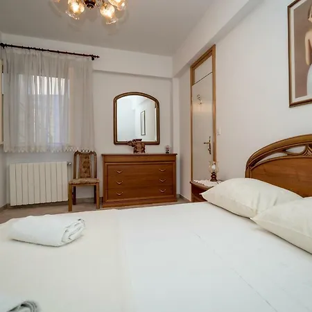 Holiday House Perica * Povlja (Brac)