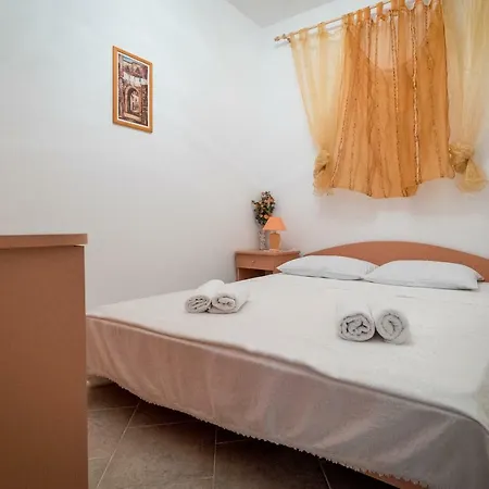 Holiday House Perica * Povlja (Brac)